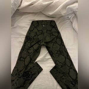 Lululemon leggings